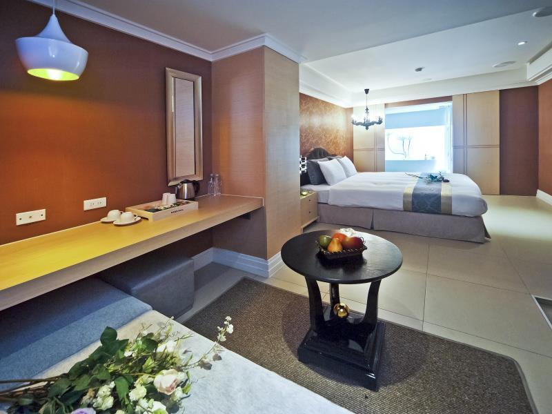 Motel Herz à Taichung Extérieur photo