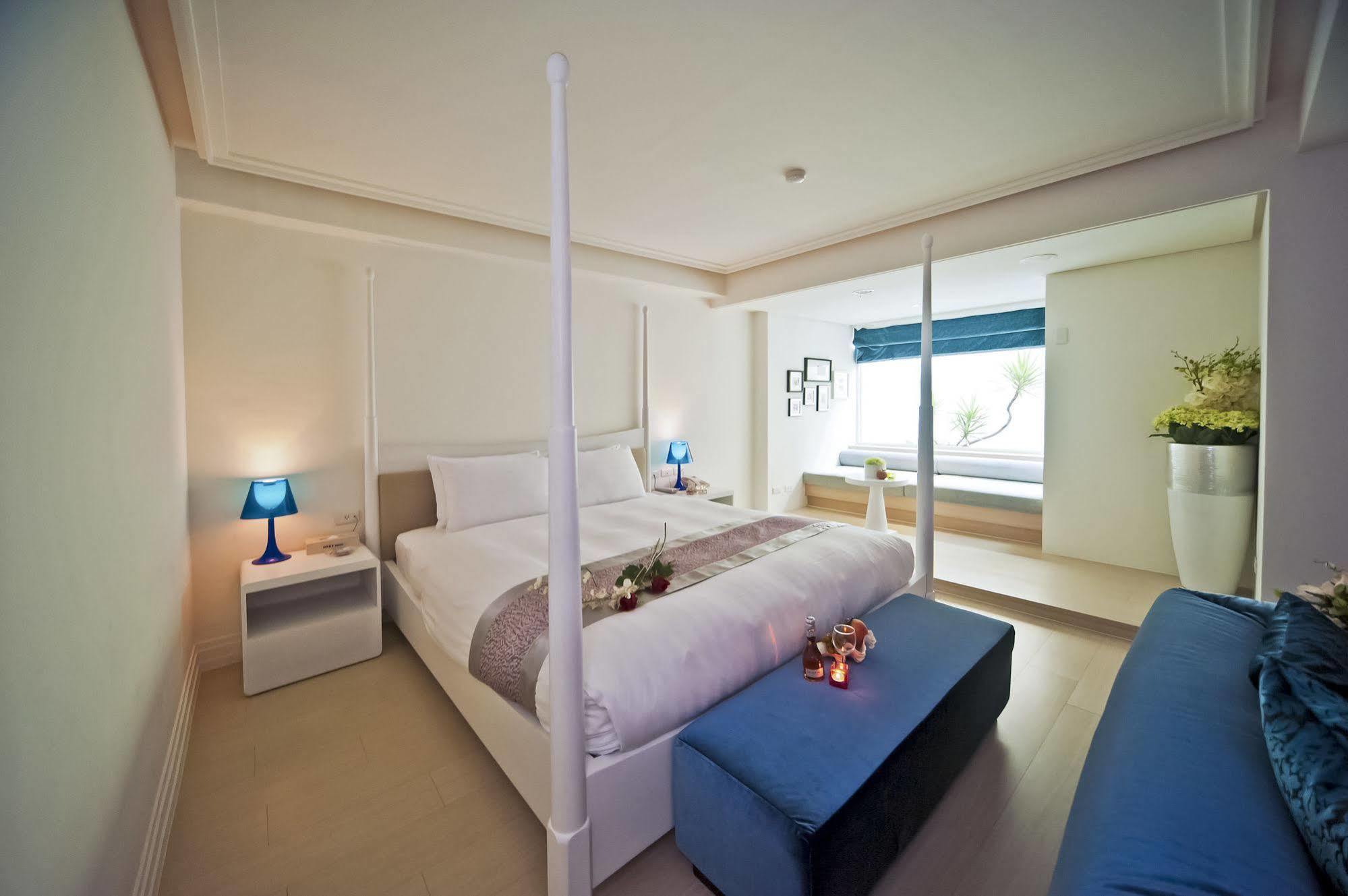 Motel Herz à Taichung Extérieur photo