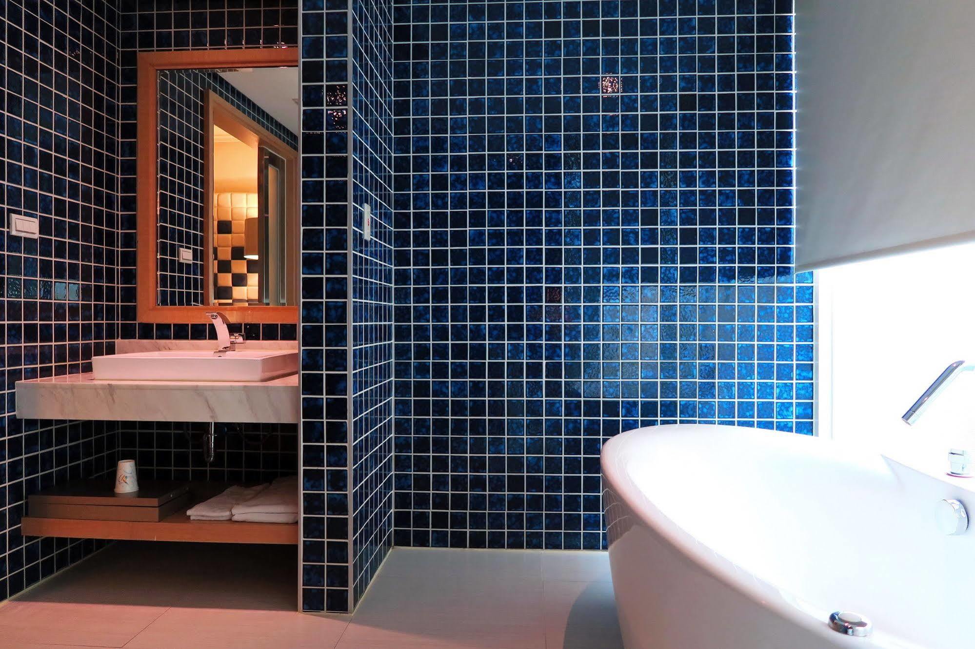 Motel Herz à Taichung Extérieur photo